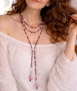 Collar Modelo Mil Mariposas en primer plano