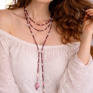 Collar Modelo Mil Mariposas en primer plano