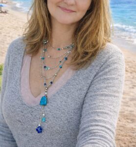 Collar Modelo Bah&iacute;a Turquesa en primer plano